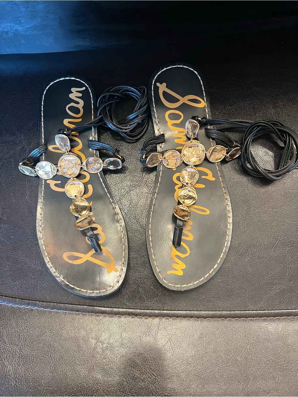 Sam Edelman Black Leather Gold Coin T-Strap Gladiator Flat Sandals Size 6